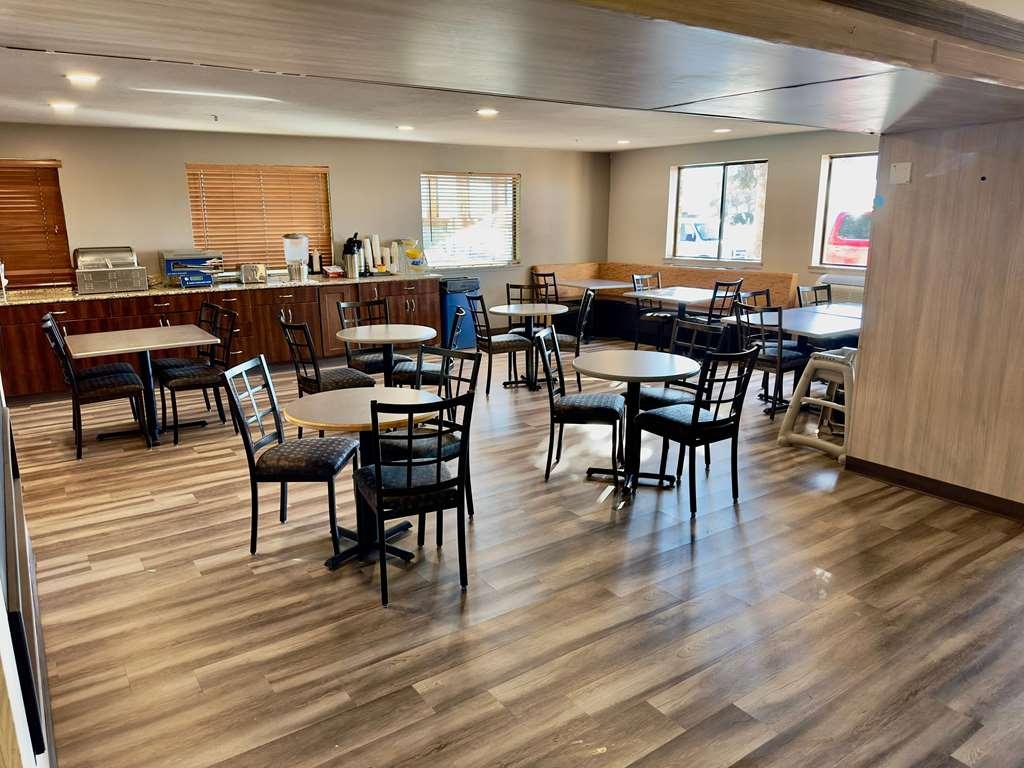 Sylo Hotel Denver Airport, A Ramada By Wyndham オーロラ レストラン 写真