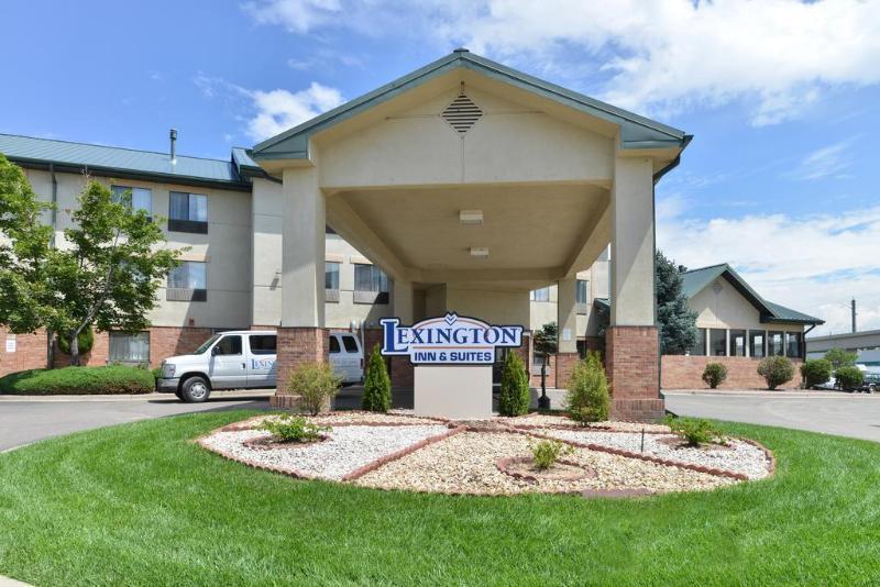 Sylo Hotel Denver Airport, A Ramada By Wyndham オーロラ エクステリア 写真
